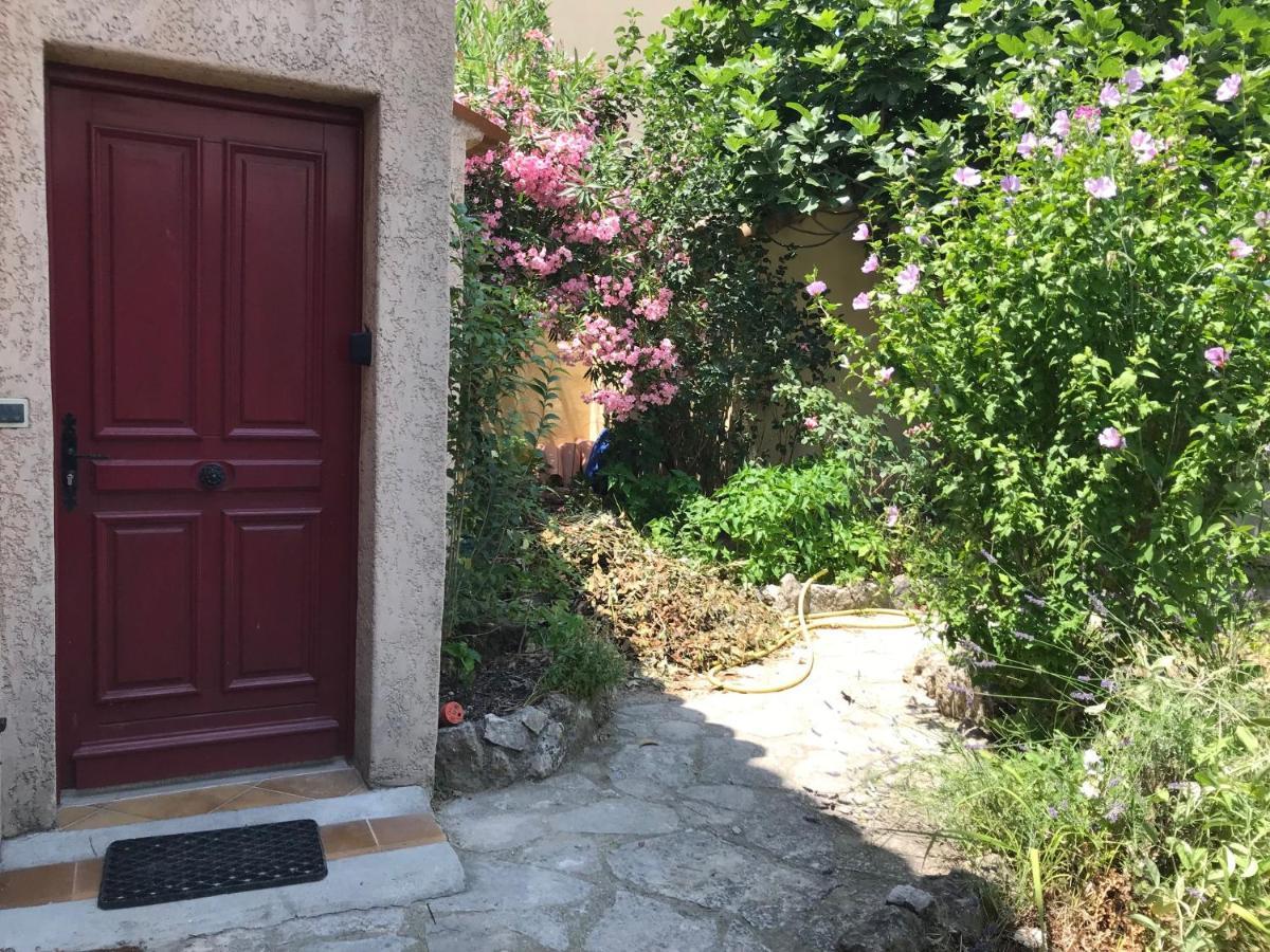 Chambre Climatisee Avec Sdb Privee Dans Une Villa Avec Piscine Ouverte D'Avril A Mi Octobre Marseille Eksteriør billede