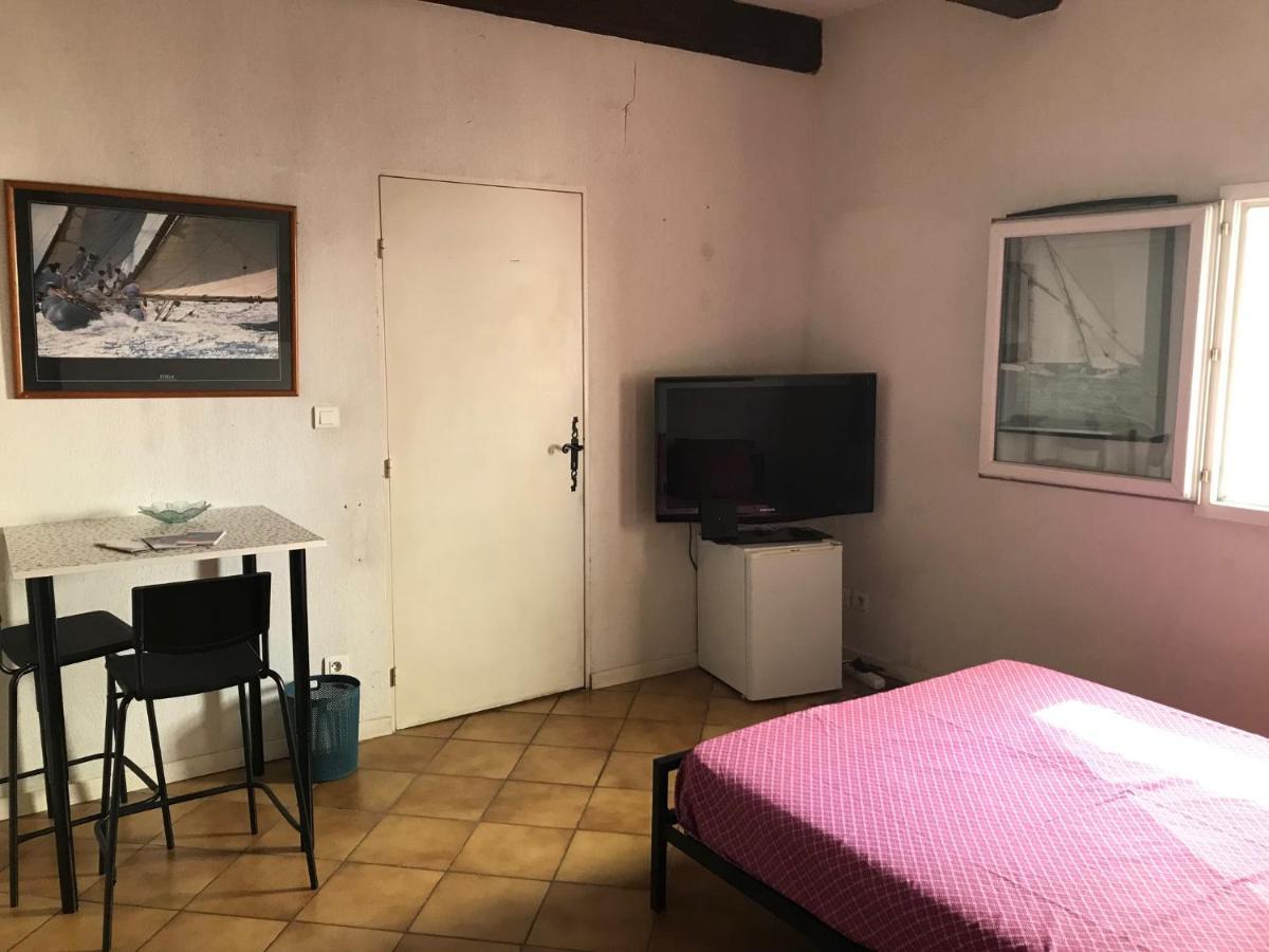 Chambre Climatisee Avec Sdb Privee Dans Une Villa Avec Piscine Ouverte D'Avril A Mi Octobre Marseille Eksteriør billede